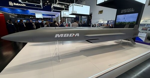 A full-scale model of the MBDA Stratus RS cruise missile displayed at DSEI 2025. France will use the missile for the SEAD/DEAD role aboard the Rafale combat aircraft from the early 2030s.
