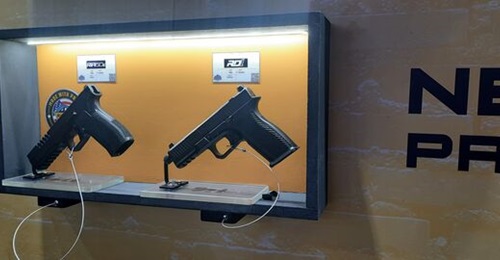 Armscor's two 9 mm pistols, RIA 5.0E on the left and RD1 on the right, are displayed at DSA 2026.