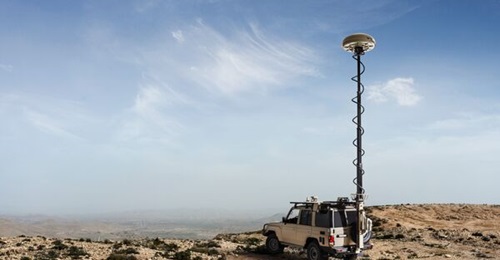 Computer generated image of  the Rohde & Schwarz ADD597 direction finding antenna mounted on a vehicle.