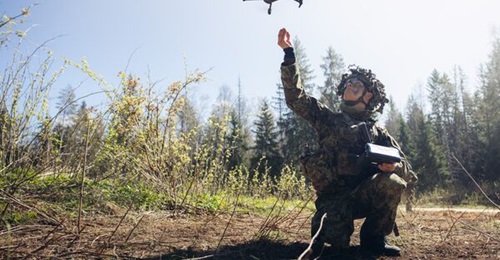 A British soldier using a UAV during Exercise 'Hedgehog 2025' held in Estonia on 9-24 May 2025, where elements of Asgard were tested.