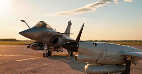 A Rafale F4 controlled a UAV carrying the Namib EW payload as part of a wider drive by France to equip the combat jet for the SEAD/DEAD mission.
