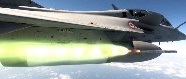 A Thales 68 mm LGR Aculeus LGR moments after being launched from a Rafale combat aircraft during trials. The combination is set to be rolled out operationally over the coming weeks to provide a cost-effective yet capable C-UAS solution.