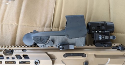 A Thales XTraim weapon sight mounted on a Sig Sauer MCX Virtus .300 BLK rifle.