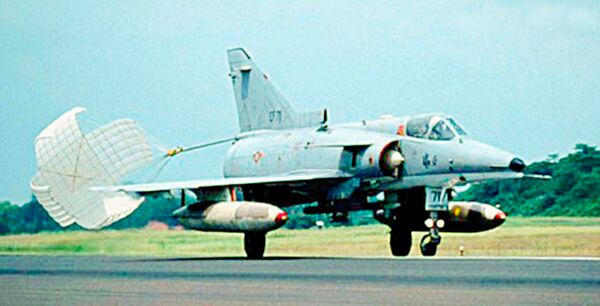 IAI is to return to service Sri Lankan Kfir fighters, at the same time as provisioning them for future system and sensor upgrades. (Sri Lanka Air Force)