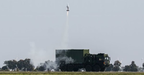 Rheinmetall demonstrated the launch of an FV-014 LM from a CML at the DLR's National Test Centre for Unmanned Aerial Systems in Cochstedt, Saxony-Anhalt, eastern Germany, in July 2026.