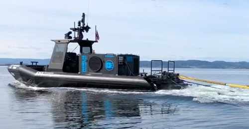 The lightweight powerpack associated with HEMLIS is visible on the aft deck of the FFI-operated RIB.