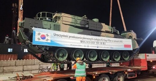 One of 28 K2GF Black Panther MBTs arriving in Poland on 24 August 2026.