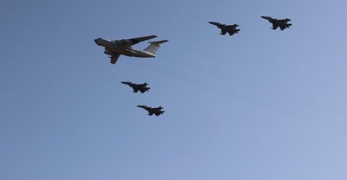 Algerian Su-30MKAs fly over Niamey with an Il-78 tanker.