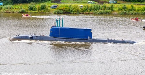 Dolphin II-class submarine INS Drakon heading from Germany to Israel on 1 September 2026 after TKMS finished construction.