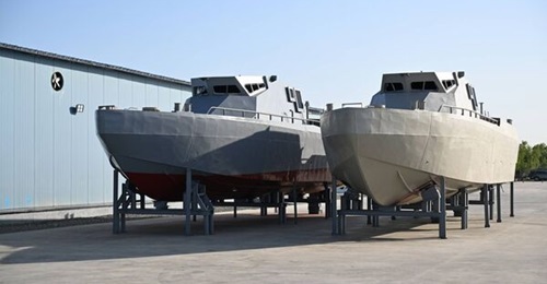 The two nearly completed vessels displayed at Puta naval base were effectively identified as the 16 m version of the Salvo USV.