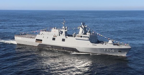 The Tamandaré-class was designed for various missions, including patrol; surveillance; and anti-surface, anti-submarine, and anti-air warfare. The first-of-class ship F Tamandaré is shown just prior to its arrival in Rio.