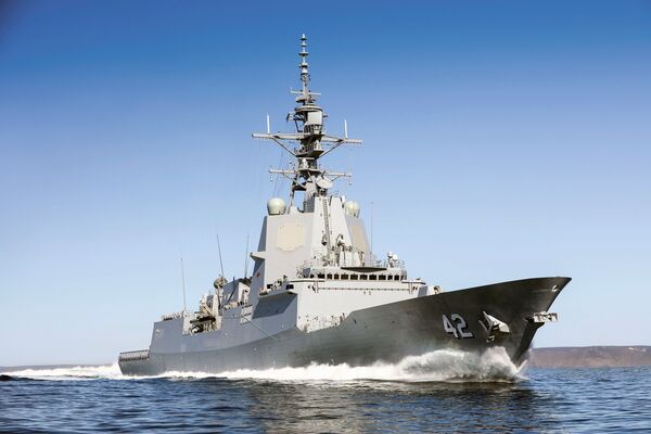 
        HMAS 
        Sydney 
        returned to Garden Island on 30 July following a four-and-a-half month-long deployment to the United States and Canada in which it qualified for operational duty.
       (Commonwealth of Australia)