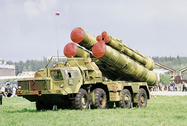 Belarus has opened negotiations with Russia to buy S-400 air defence systems. (Janes/Peter Felstead)