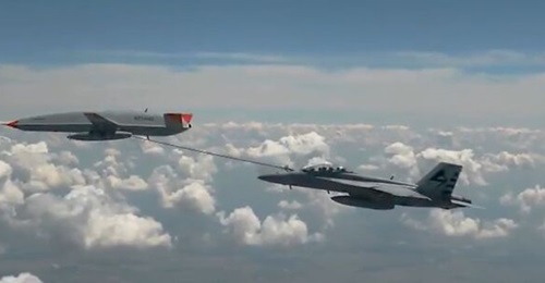 A screenshot from a Boeing video showing the first refuelling contact between MQ-25 T1 and a Super Hornet receiver aircraft on 4 June.