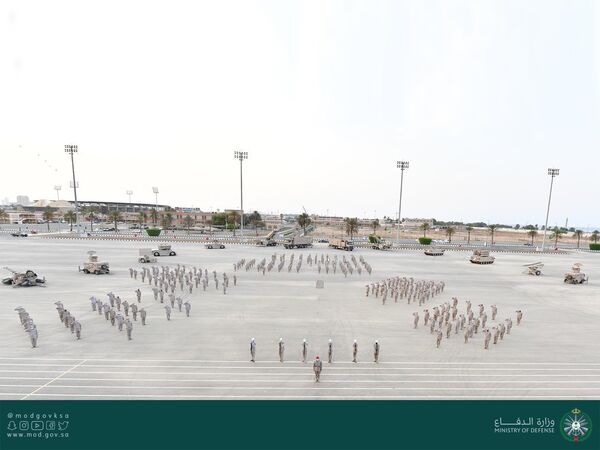 A new mobile radar was displayed at the back of the parade at the Institute of Air Defence Forces in Jeddah on 18 August.  (Saudi Ministry of Defence)