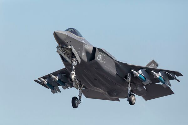 An RAAF F-35A fighter aircraft takes off from RAAF Base Darwin with its payload of GBU-12 bombs during Exercise ‘Arnhem Thunder 21‘. This is the first time Australian F-35As have carried a full load of internal and external weapons. (Commonwealth of Australia, Department of Defence)
