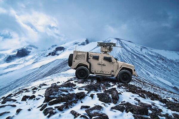A  JLTV outfitted with Kongsberg's XM914 remote weapon system. The USMC has decided it will not continue to use Raytheon as the prime integrator for its MADIS Inc 1 programme, an effort that includes integrating this RWS on to the vehicle. (Oshkosh Defense)