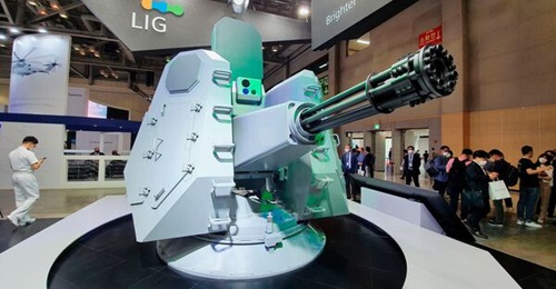 A model of LIG Nex1's CIWS proposal for the RoKN's 'CIWS-II' project as displayed during the 9-12 June MADEX 2021 exhibition in Busan.