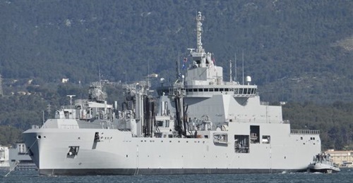 has an overall length of 194 m, a full load displacement of 31,000 tonnes, and can carry up to 10,800 tonnes of fuel for ships and aircraft and 1,500 tonnes of solid cargo.