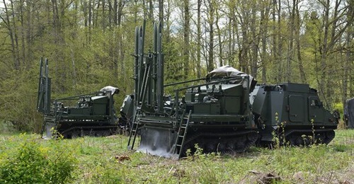 The FMV has ordered two MSHORAD systems with RBS 70 NG missiles mounted on the roof of the Bv410 and two EldE 98s with four IRIS-T missiles on the back of the ATV (pictured).