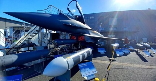 A mock-up of the Eurofighter EK displayed at the ILA 2022 airshow in Berlin. The proposed escort jammer pod is seen in the foreground.