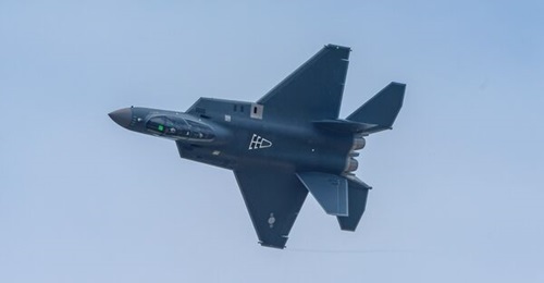 The Defense Acquisition Program Administration (DAPA) said it has tested the KAI KF-21's ability to launch the MBDA Meteor air-to-air missile and guide the weapon to target using the aircraft's active electronically scanned array (AESA) radar.