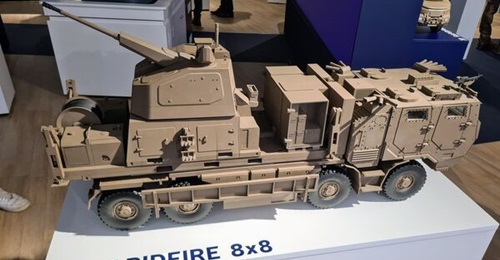 This model presented by KNDS shows the 8×8 variant of the land-based RAPIDFire and appears to be based on the same chassis utilised for the 8×8 Caesar wheeled artillery system.