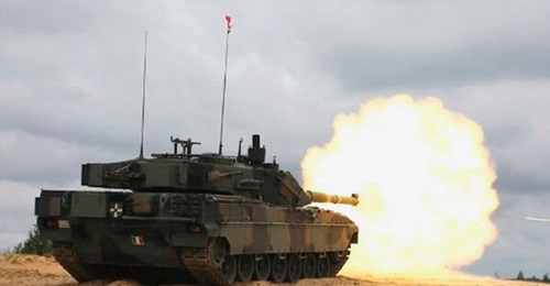 The Leonardo-Rheinmetall joint venture will develop and commercialise a new MBT to replace the Italian Army's Ariete tank (pictured) and a new Lynx platform to replace the service's Dardo IFV.