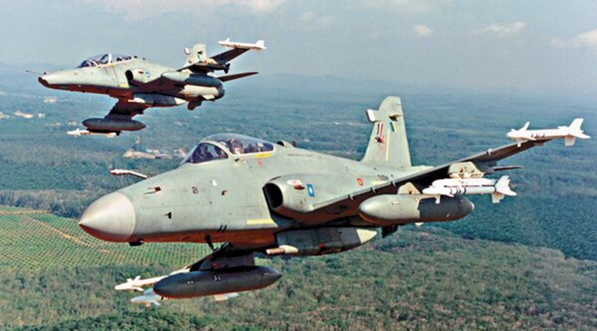 A file image showing a RMAF Hawk Mk 208 in the foreground and a Hawk Mk 108 in the background. Malaysia's MinDef announced on 22 June that it has issued a tender for the procurement of 18 LCA/FLIT aircraft that are also aimed to replace the service's a...