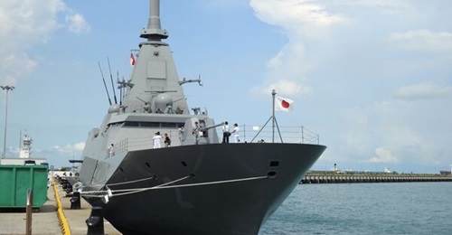 The JMSDF's second Mogami-class frigate JS 
        
         seen here, while it was at Changi Naval Base. New Zealand is in talks for a possible acquisition of an improved variant of the ship.