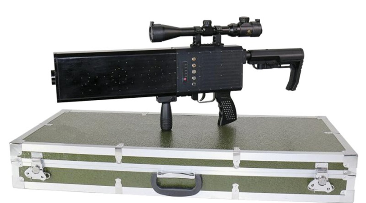 The DZ-02 Pro Portable Jammer Gun is designed to defeat small UAVs at distances of up to 1 km.