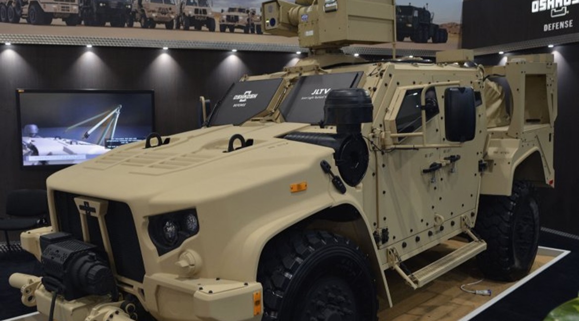 A JLTV fitted with an R-400S Mk2 weapon station was displayed at IDEX.