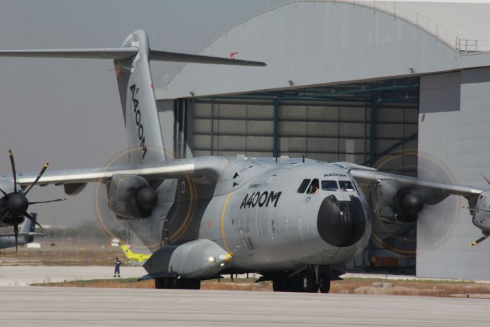 South Korea’s DAPA has confirmed a proposal from Spain to swap A400M transport aircraft (pictured) for Korean-produced platforms thought to include the KAI KT-1 and T-50 trainer aircraft. (IHS Markit/Gareth Jennings)