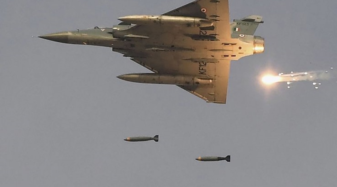 An Indian Air Force Mirage 2000 drops freefall bombs during the 'Vayu Shakti 2019' firepower demonstration at the IAF's range in Pokhran, Rajasthan, on 16 February. Ten days later Indian Mirage 2000s were dropping ordnance in a live operation over Paki...