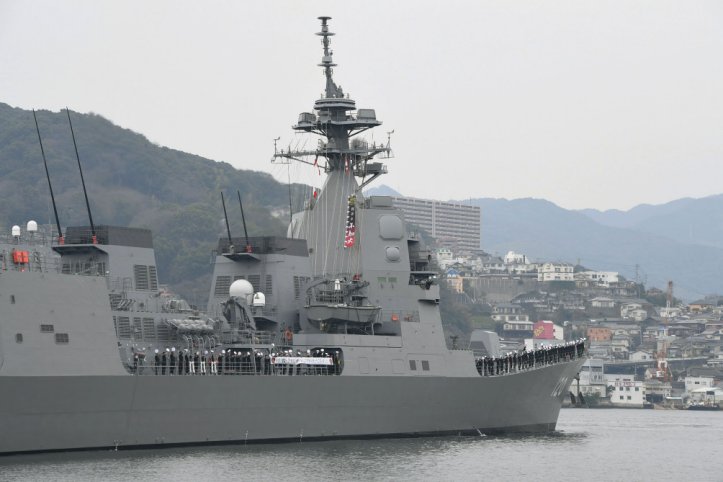 
        JS
        Shiranui,
        Japan’s second Asahi-class destroyer, entered service on 27 February with the JMSDF’s Escort Division 7 of Escort Flotilla 3, based in Ominato Base in Mutsu.
       (Japanese MoD)