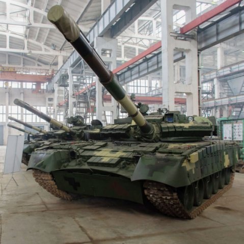 An upgraded Ukrainian T-80BV, recognisable from the lack of infrared sight to the left of the gun. UkrOboronProm claims that the ERA on this MBT provides protection from the latest anti-tank weapons, but no details have been provided as to how this is ...