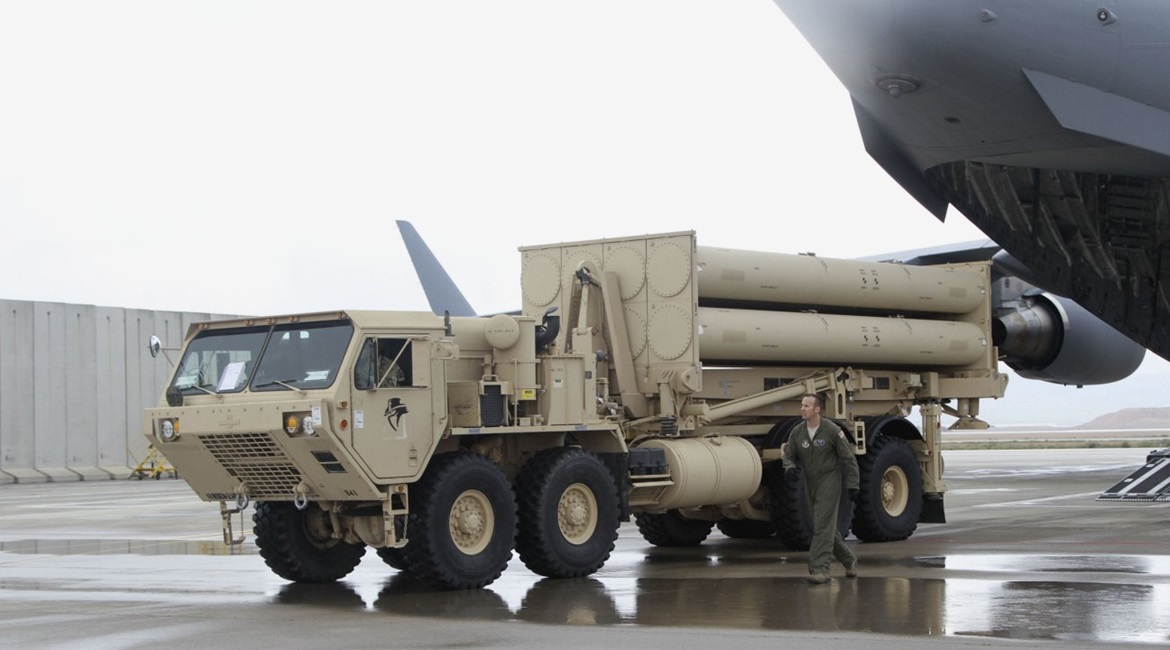 A US Army THAAD launcher from Battery B, 2nd Air Defense Artillery Regiment is seen being unloaded from a C-17 transporter at Nevatim Air Base, Israel, on 1 March 2019.