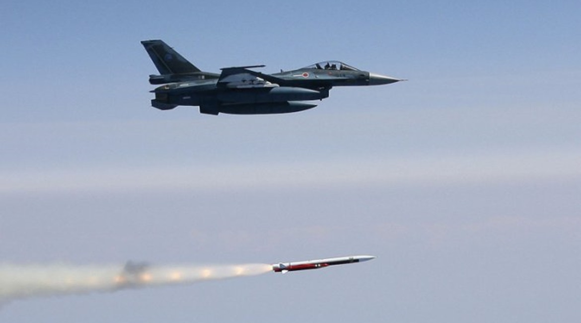 A Japanese F-2 fighter launching the indigenously developed ASM-3 anti-ship missile.