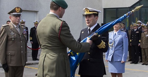 Command of the headquarters of the EU's counter-piracy Operation 'Atalanta' off the Horn of Africa was transferred from UK Royal Marines Major General Charlie Stickland to Spanish Navy Vice Admiral Antonio Martorell Lacave in Rota on 29 March.
