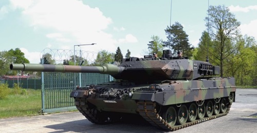 A total of 101 Leopard 2A6MA2 (pictured) and Leopard 2A6 MBTs will be upgraded to the Leopard 2A6MA3 standard by KMW.