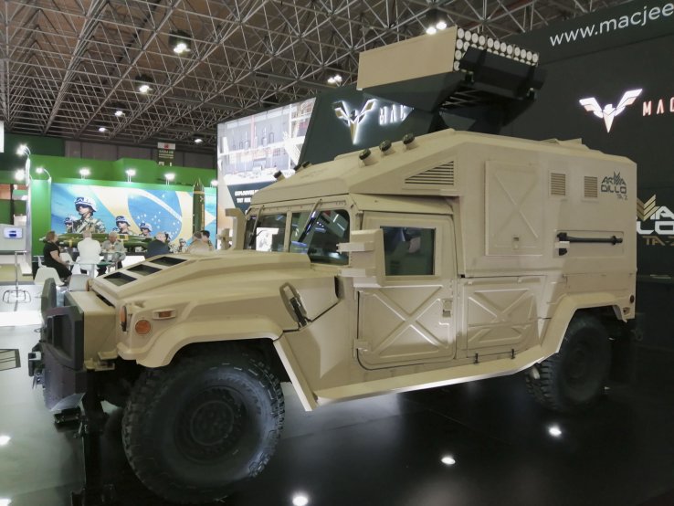 The Armadillo TA-2 70 mm weapon system mounted on a modified M1152 HMMWV 4 × 4 tactical vehicle (Victor Barreira)
