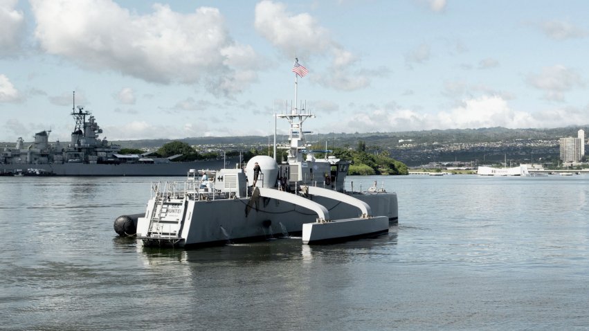 
        The USN plans to use platforms such as
        Sea Hunter
        as templates for the service’s proposed new fleet of USVs.
       (Michael Fabey)