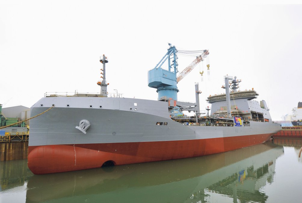 
        South Korean shipbuilder HHI launched the RNZN’s future fleet replenishment vessel,
        Aotearoa
        , on 24 April at the company’s dockyard in Ulsan.
       (HHI )