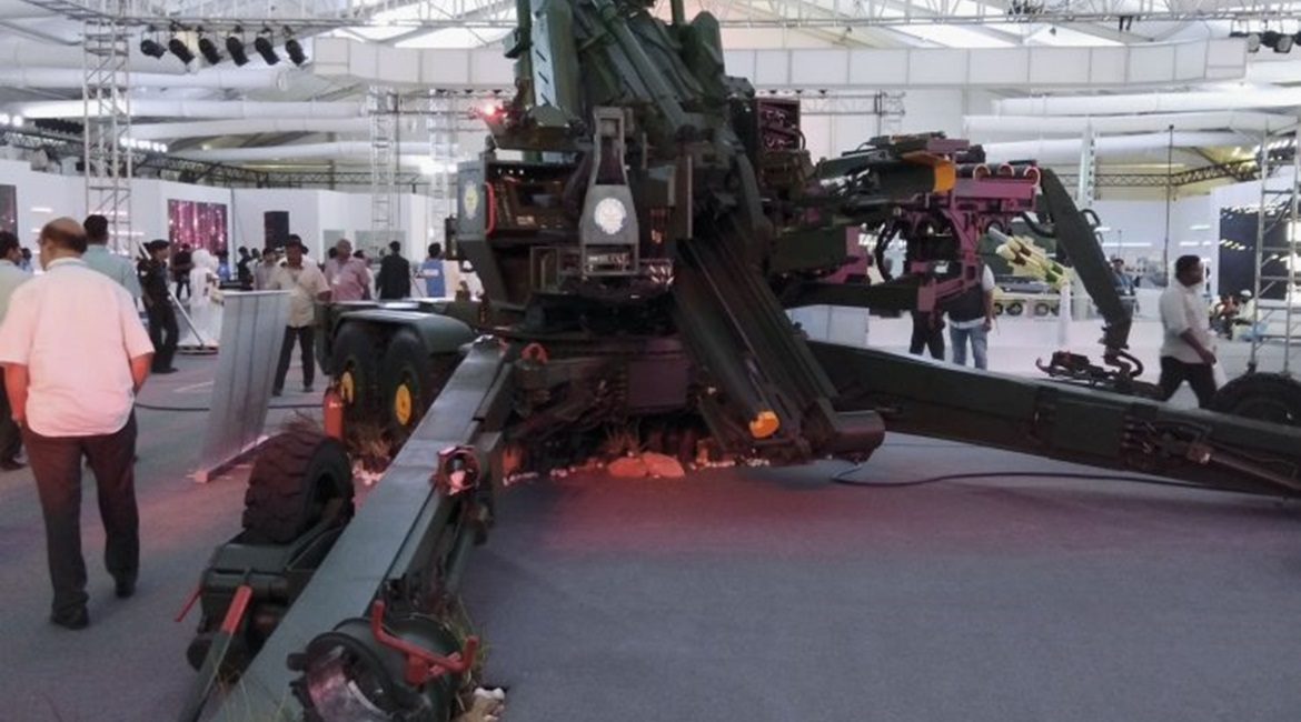 India's locally built 155 mm/52 calibre ATAGS was displayed at the 11-14 April Defexpo 2018 exhibition in Chennai. The IA is expected to soon complete user trails, thus paving the way for series production of the weapon.