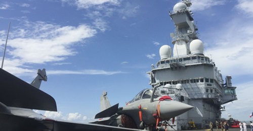 Rafale aircraft seen on the deck of Charles de Gaulle during a stop at RSS