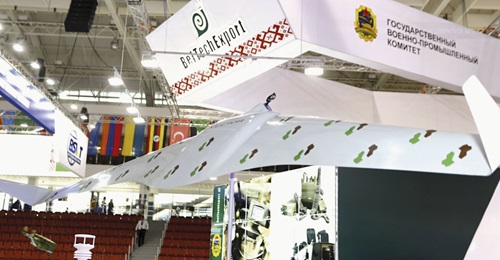 Belarus' AGAT-Sistemi Upravlenia's Berkut-3 unmanned aerial vehicle adopts a flying wing design. (Miroslav Gyurösi)