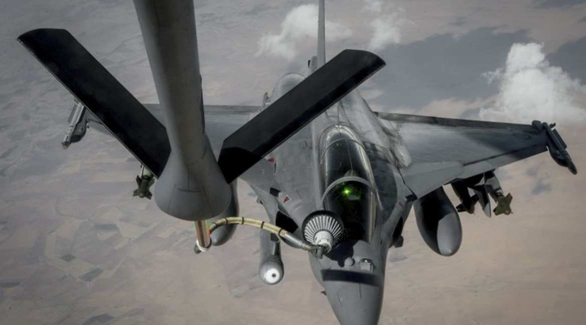 A French Air Force Rafale B F3 takes on fuel from a USAF KC-135 Stratotanker when taking part in Operation Inherent Resolve in July 2017. France's ALLIANCE DACAS system is now officially operational aboard this type of aircraft.
