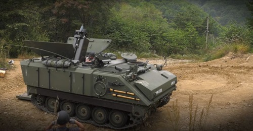 A screengrab taken from a DAPA video showing South Korea's recently developed 120 mm mortar system integrated into an M113-type tracked APC.