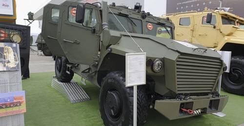 The AMN-2 was one of two variants of the new Atlet (Athlete) 4×4 protected multirole vehicle presented by VPK at Army 2019.