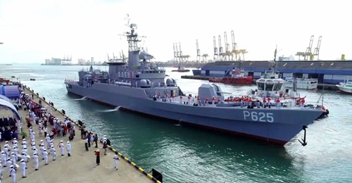Ex-PLAN frigate , which was formally handed over to the SLN on 5 June, arrived at the Sri Lankan port of Colombo on 8 July.